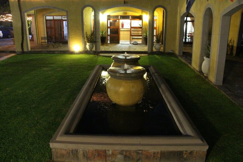 Hotel 17 On Bird Guest House