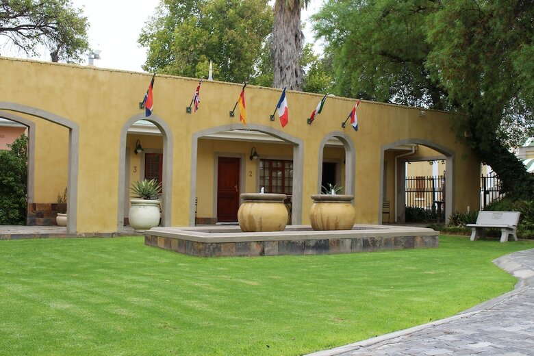 Hotel 17 On Bird Guest House