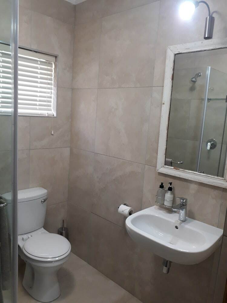 Hotel 17 On Bird Guest House