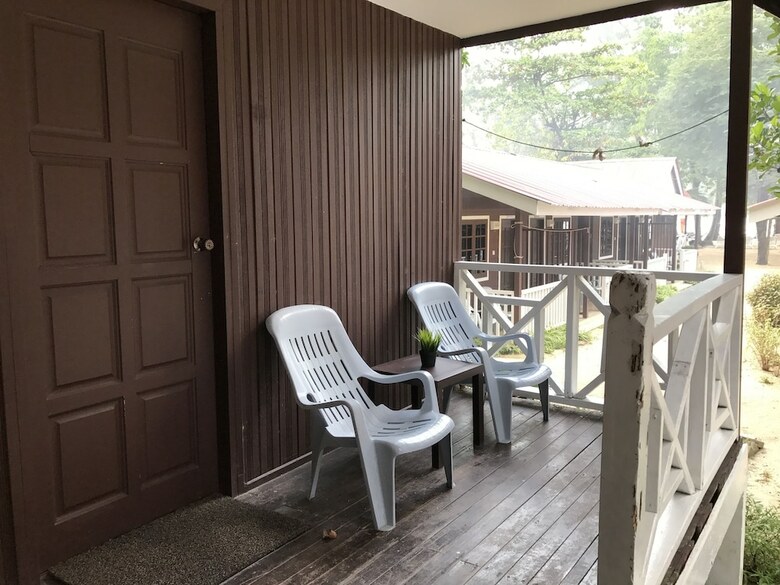 Hotel The Barat Perhentian Beach Resort