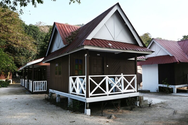 Hotel The Barat Perhentian Beach Resort