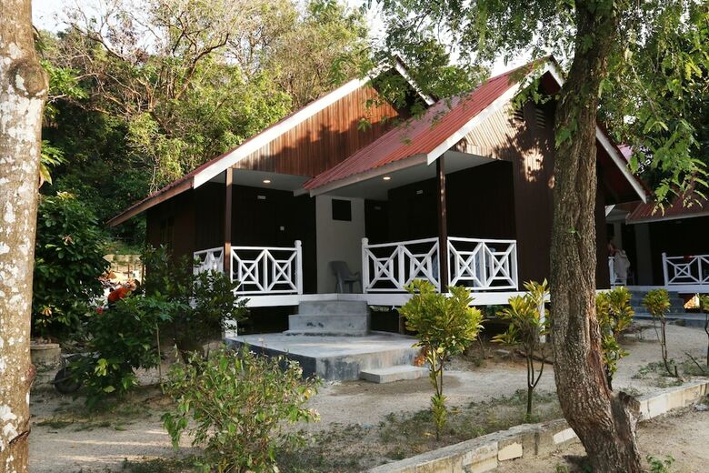 Hotel The Barat Perhentian Beach Resort
