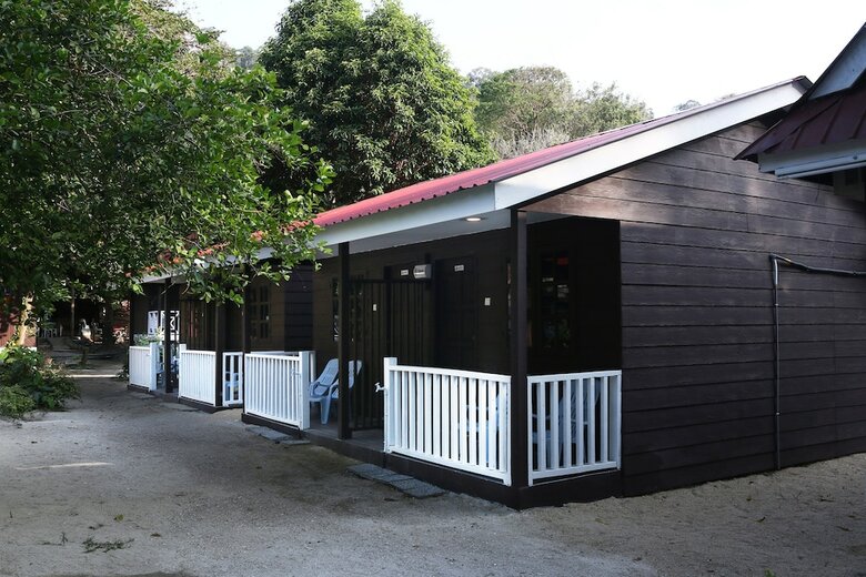 Hotel The Barat Perhentian Beach Resort