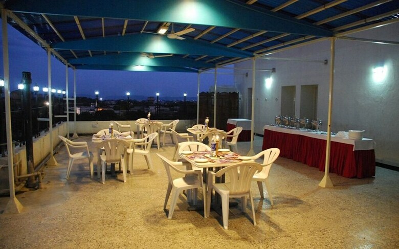 Hotel Ashish Palace