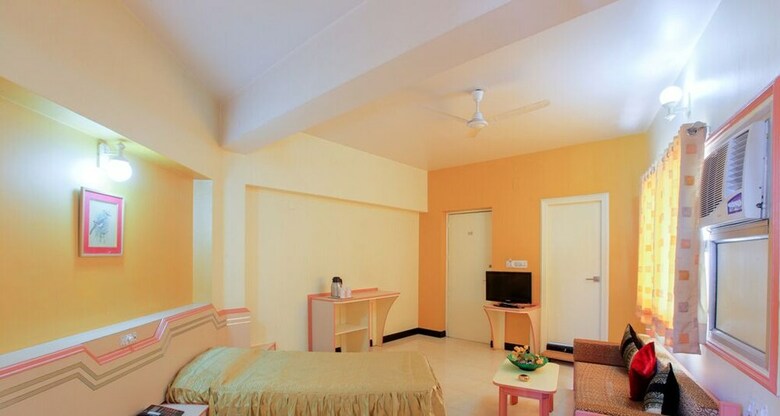 Hotel Ashish Palace
