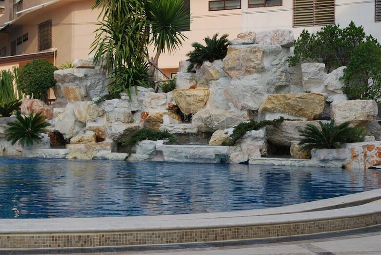 Hotel Lk Grand Living Place