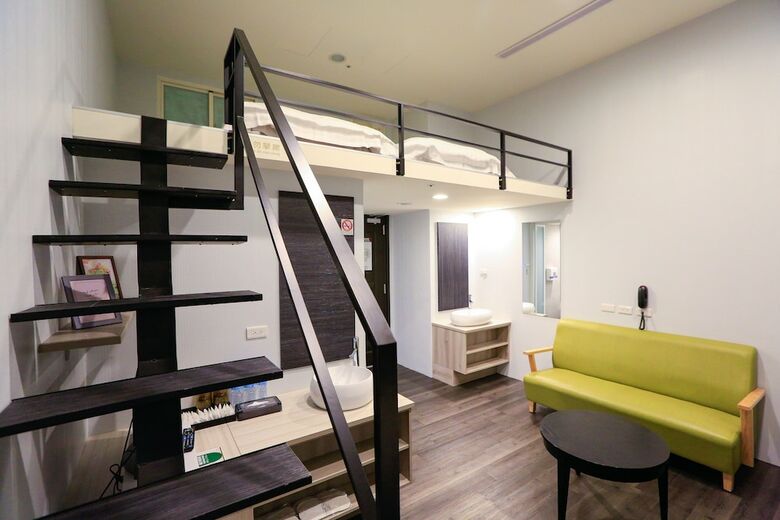 Ch Place X Hotel