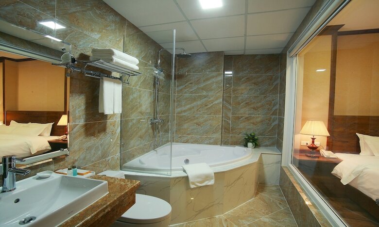 West Lake Home Hotel & Spa