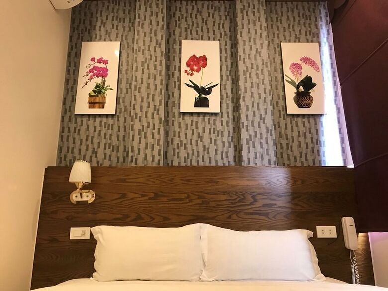 West Lake Home Hotel & Spa