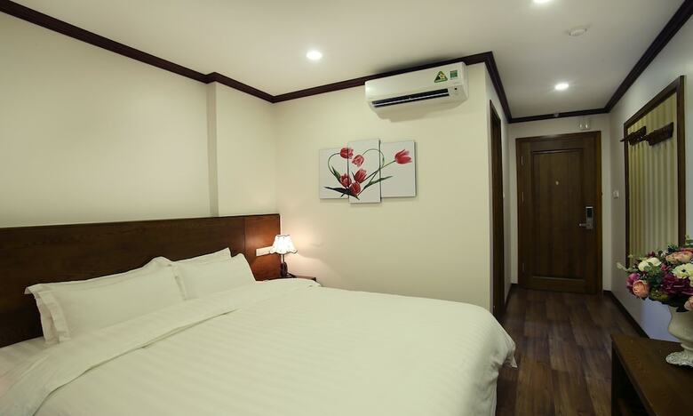 West Lake Home Hotel & Spa