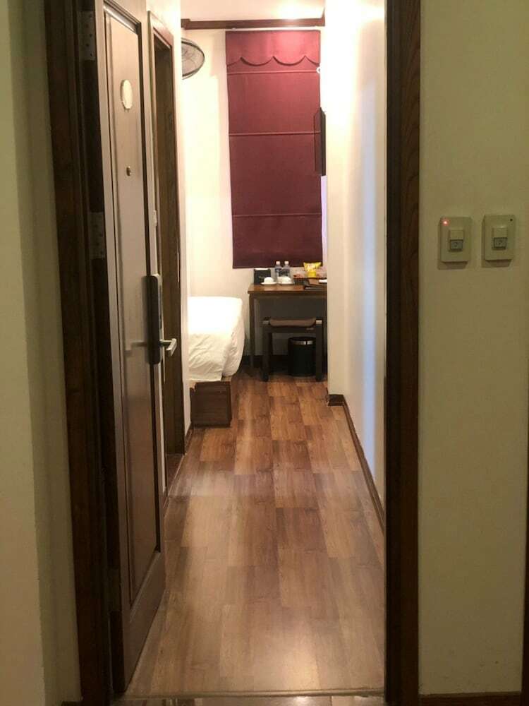 West Lake Home Hotel & Spa