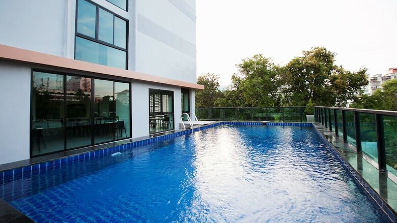 B2 Hotel South Pattaya Premier Hotel