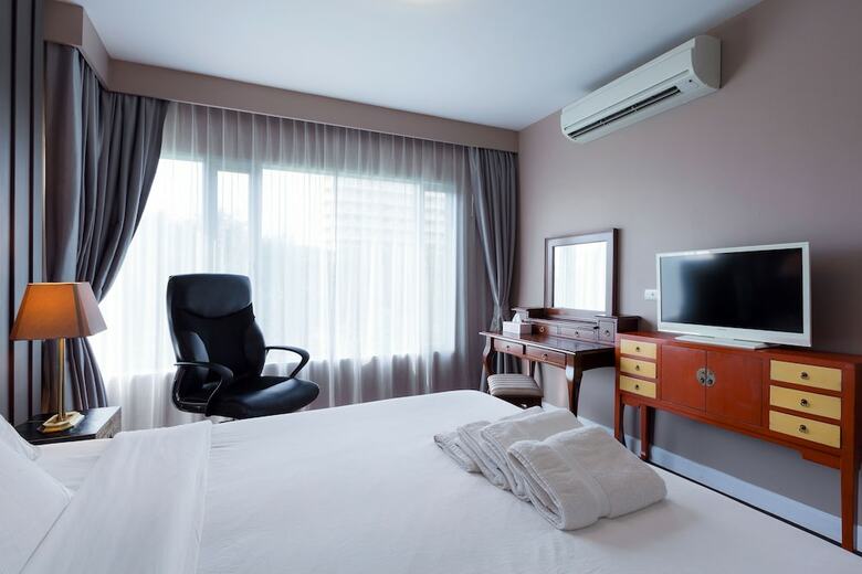 Baan Sanpluem Beachfront Condominium