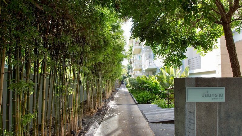 Baan Sanpluem Beachfront Condominium