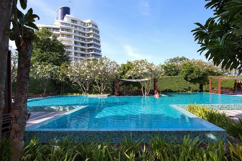 Baan Sanpluem Beachfront Condominium