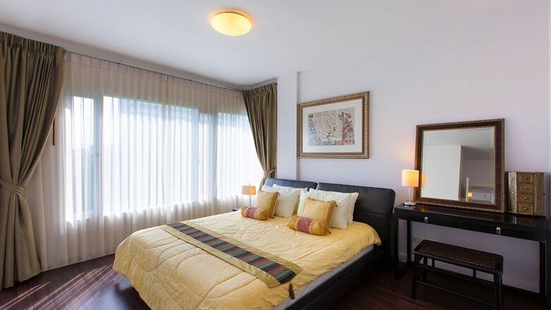 Baan Sanpluem Beachfront Condominium