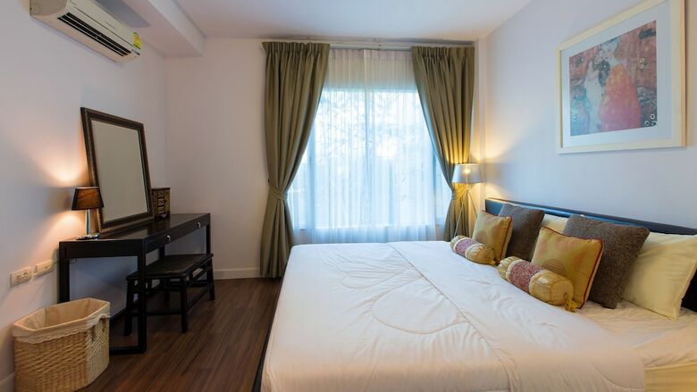 Baan Sanpluem Beachfront Condominium