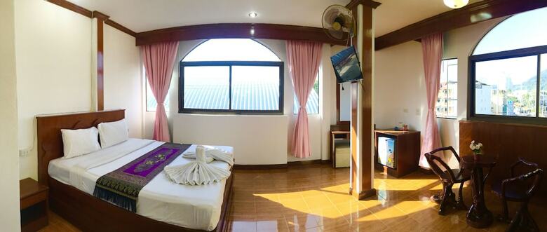 Hotel Patong Sub Inn