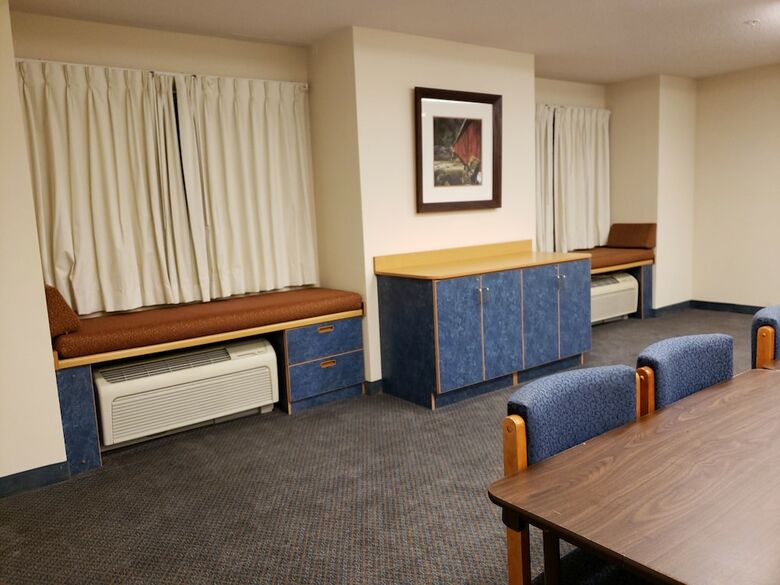 Hotel Rodeway Inn & Suites