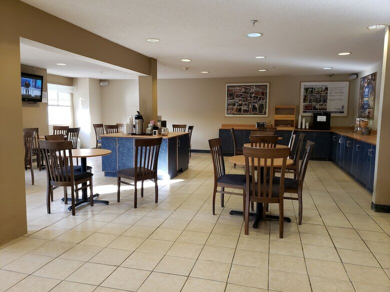 Hotel Rodeway Inn & Suites