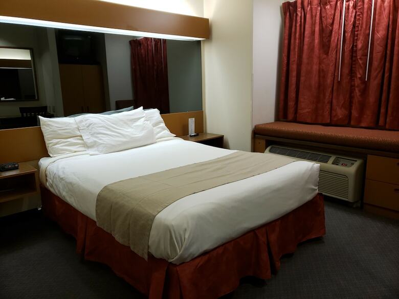 Hotel Rodeway Inn & Suites
