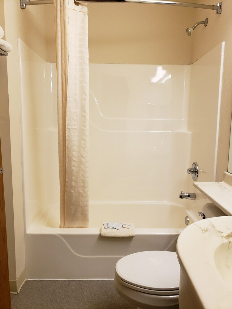 Hotel Rodeway Inn & Suites