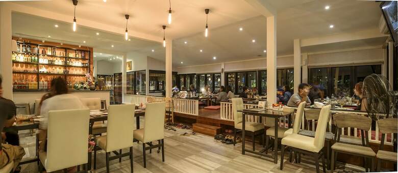 Hotel The Loft Seaside Sriracha