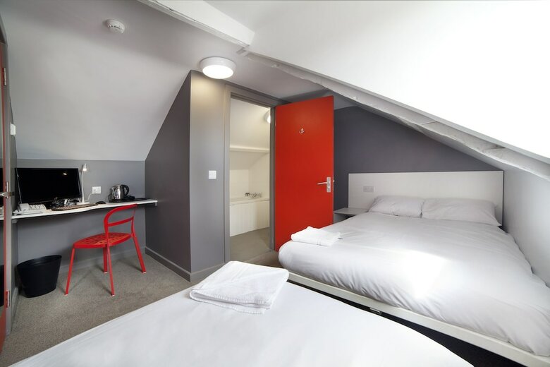 Hostal Sleeperdorm - Hostel
