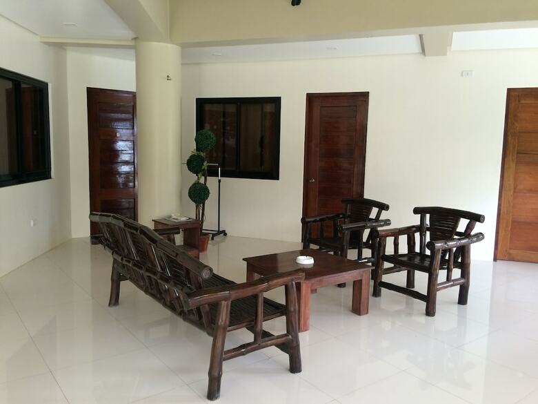 Hotel Inngo Tourist Inn