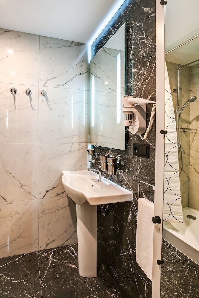 Mops Hotel And Spa