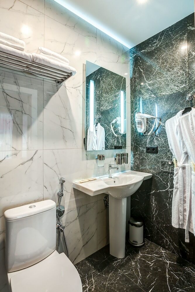 Mops Hotel And Spa