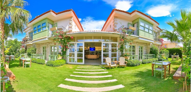 Hotel Palas Alacati - Adults Only