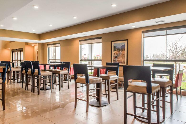 Hotel Comfort Suites
