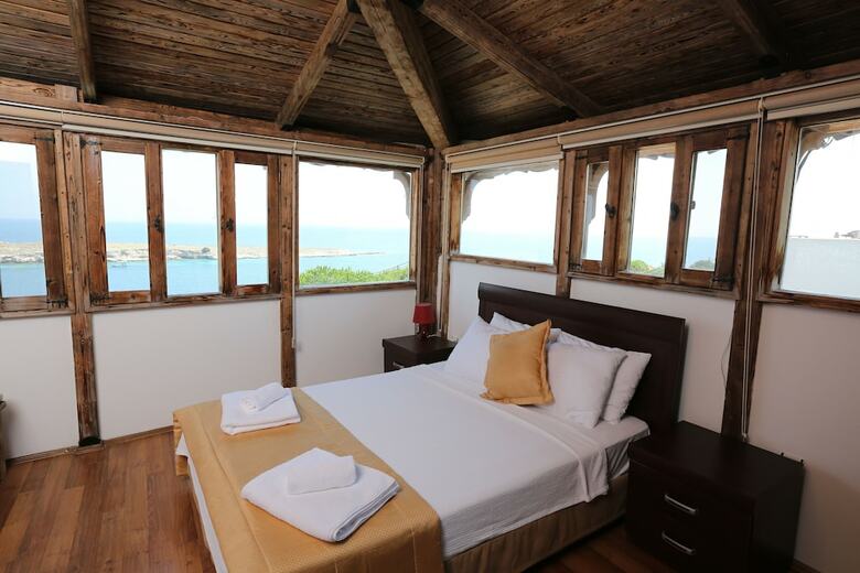 Hotel Arya Karaburun