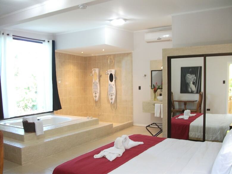Copacabana Hotel And Suites - Adults Only