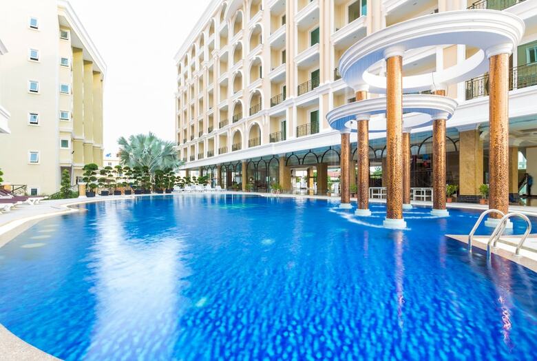 Hotel Lk Crystal Ville