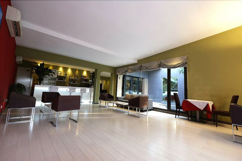 Hotel Magno Suites