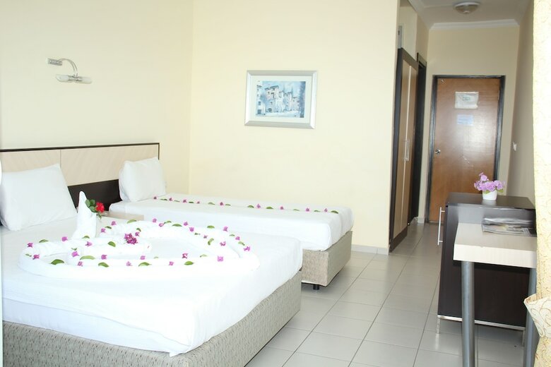 Side Beach Club Hotel