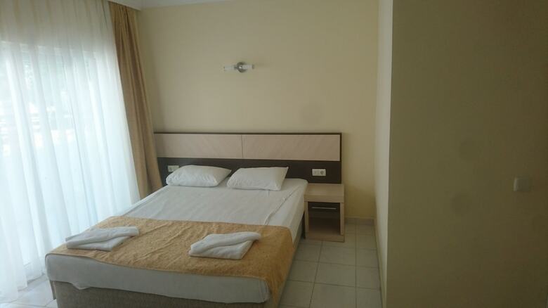 Side Beach Club Hotel