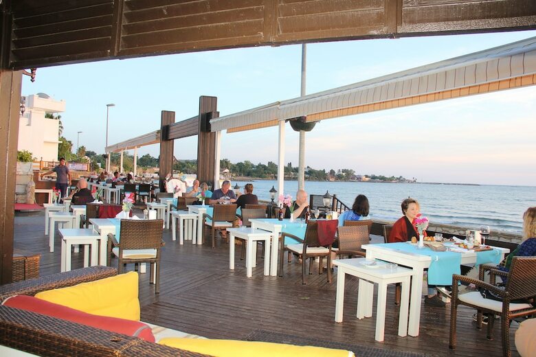 Side Beach Club Hotel