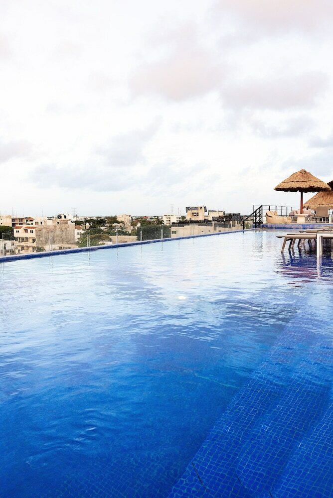 Hotel52