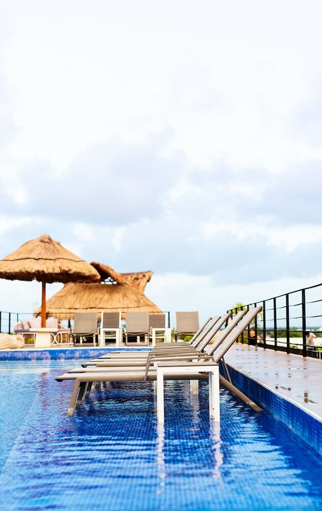Hotel52