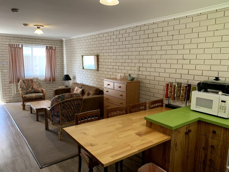Kingswood Motel