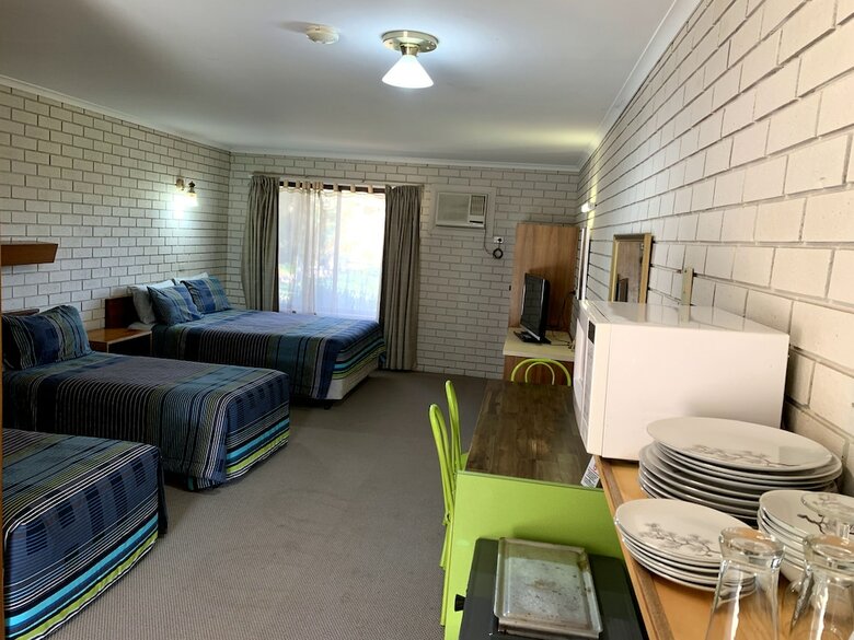 Kingswood Motel