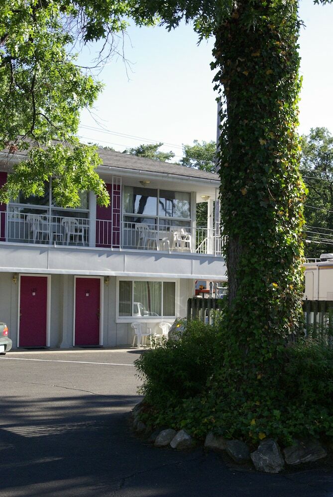 Grand Traverse Motel