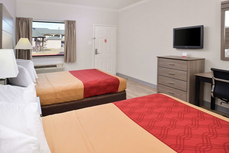 Hotel Econo Lodge And Suites