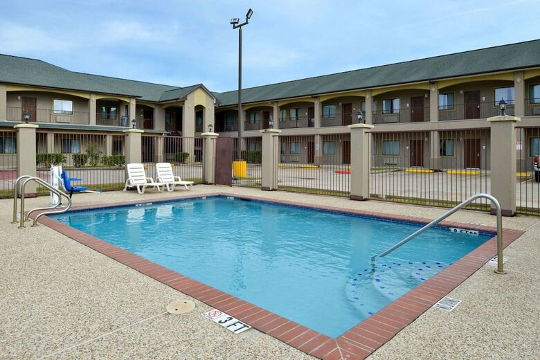 Hotel Econo Lodge And Suites