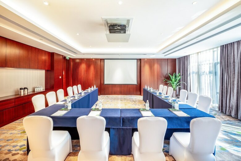 Hotel Holiday Inn Neijiang Riverside