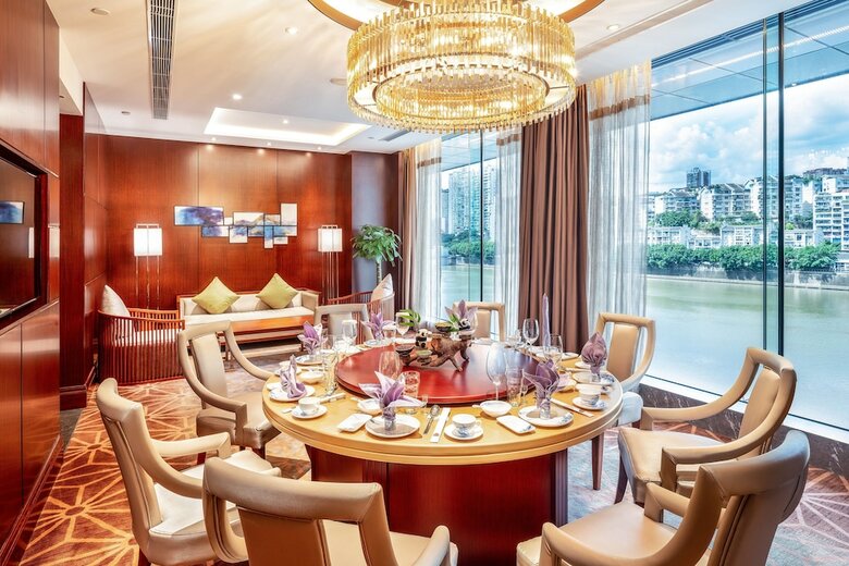 Hotel Holiday Inn Neijiang Riverside