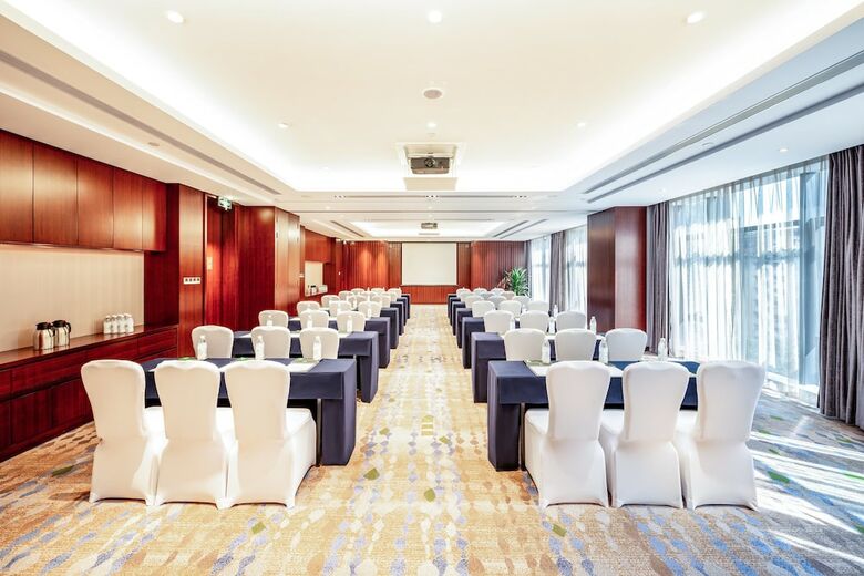 Hotel Holiday Inn Neijiang Riverside